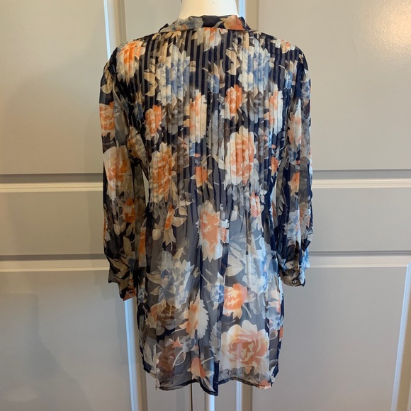 Joie Sheer Floral Silk Blouse! - Picture 3 of 8